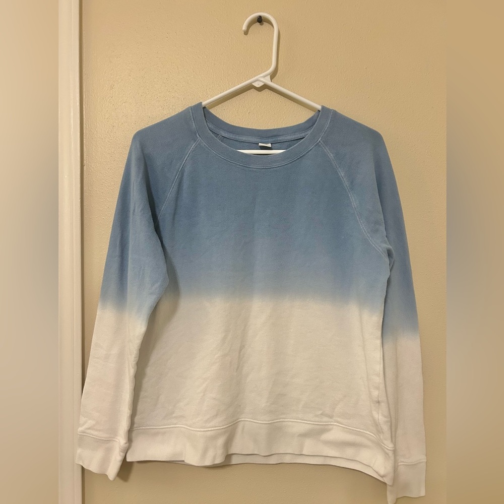 GENTLY USED Blue to White Ombré Women’s Sweater